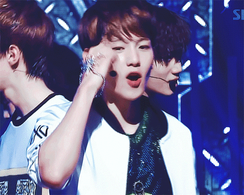 오늘자 팬들 울리는 엑소 백현ㅋㅋㅋㅋ큐ㅠㅠㅠㅠtxt | 인스티즈