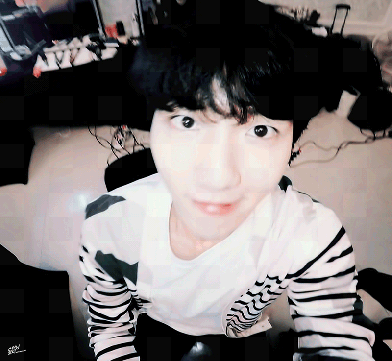 백현이 목소리 진짜 달달한 노래에 찰떡인 것 같오..ㅠㅠㅠ | 인스티즈