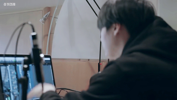 쓰니가 사랑하는 방탄 슈가 민피디 모먼트 | 인스티즈