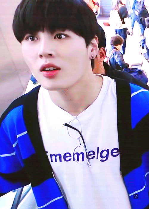 하성운 갈색머리가 더 어려보이는 거 같애 | 인스티즈