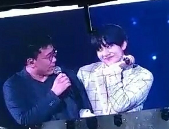 방탄 뷔 너무 귀엽고 상큼해서 승천해버릴까봐 인간으로 태어나게 한듯 | 인스티즈