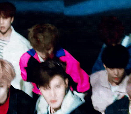 얘 안 그렇게 생겼는데 진한 화장이나 센캐 이미지 너무 잘 어울림 | 인스티즈