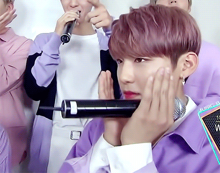 우진이 하는 행동이 너무 귀여워 | 인스티즈