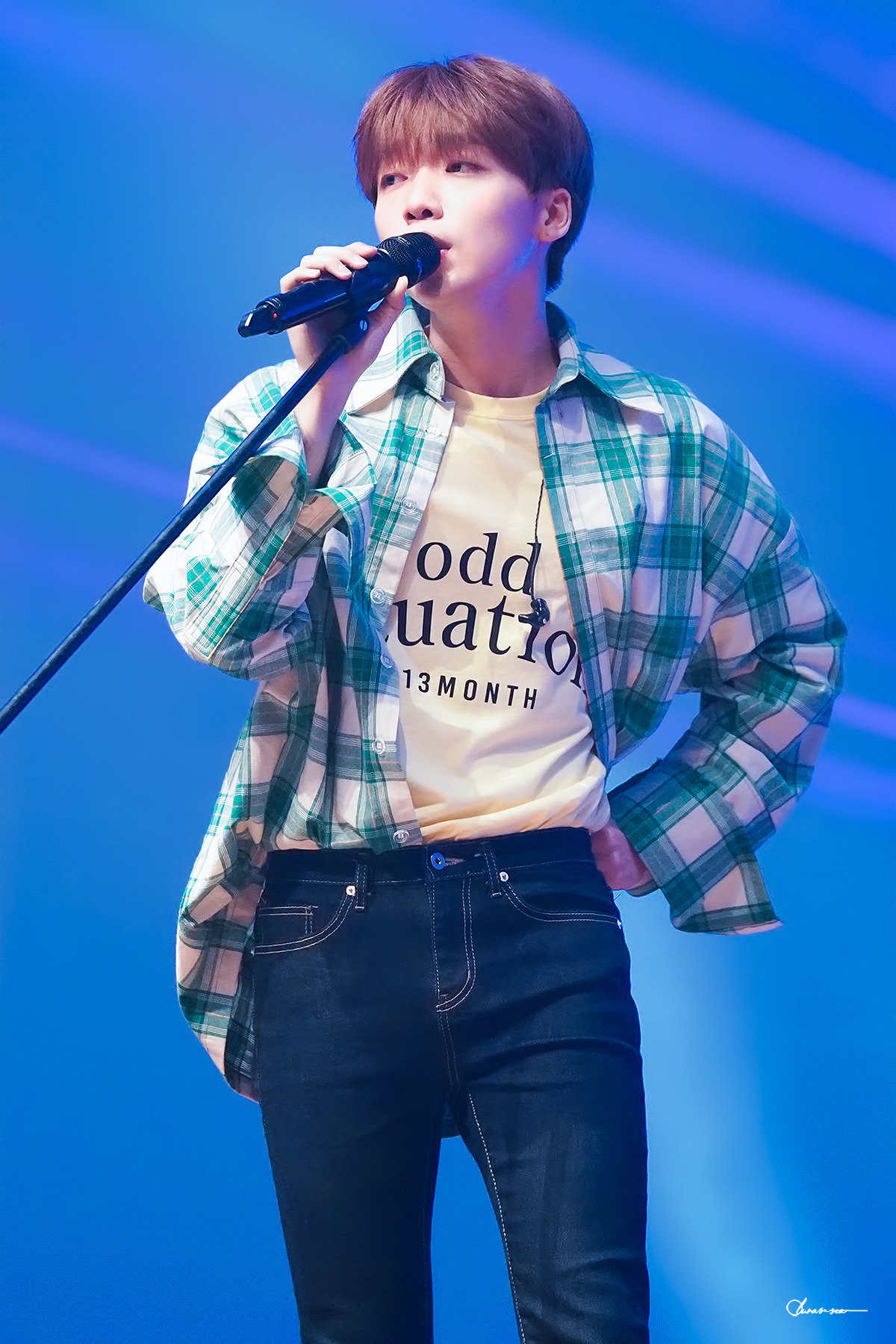 본진인데도 아직도 가끔 얼굴이랑 키가 매치가 안돼 | 인스티즈