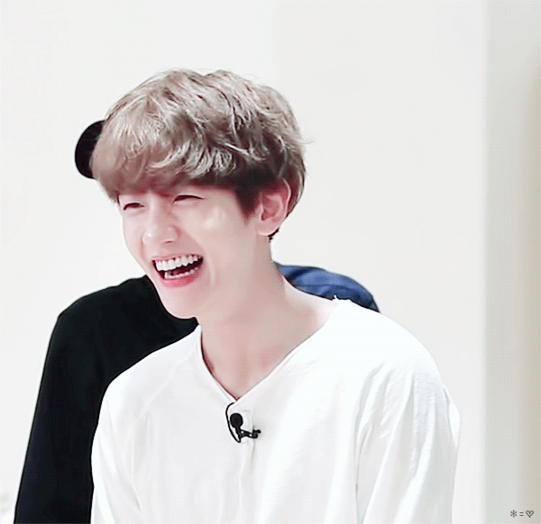 진짜 백현 눈화장 안한 거 심하게 좋다..ㅠㅠㅠㅠ gif | 인스티즈