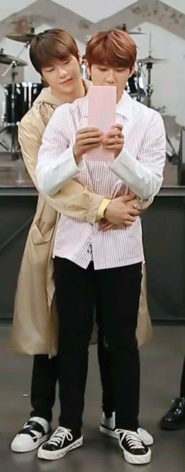 ㄱ 녤참 백허그 서사 다들 아냐구 | 인스티즈