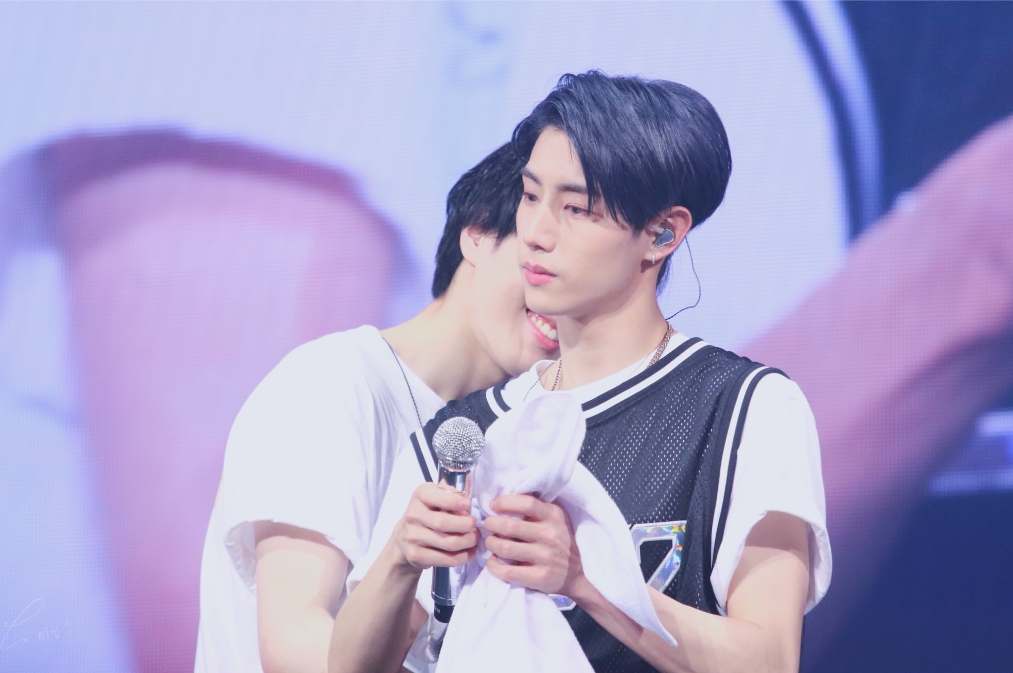 ㄹㅊ다섯명 브이앱 켜주라 | 인스티즈