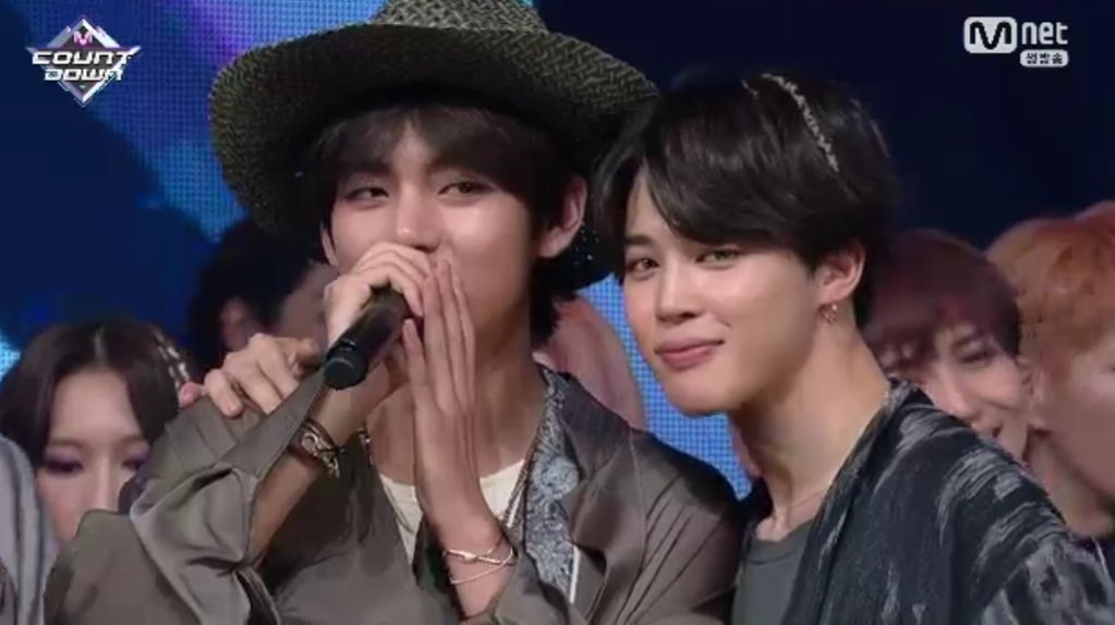 ㄱ 지민이 하는 행동보면 왜 른인지 알아 | 인스티즈