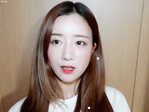 윤보미 유튜브 채널에 이 영상 올린거는 오바쌈바고 | 인스티즈