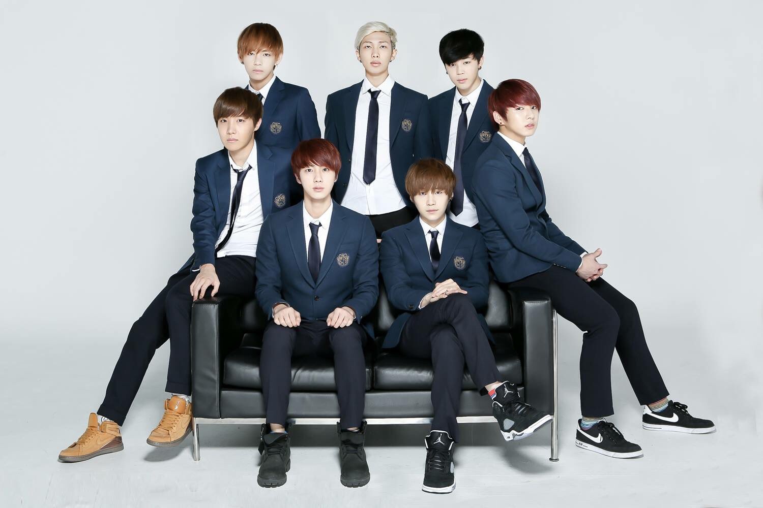 방탄 가족사진 5년 다 모아놓으니까 자동 눈물파크 개장ㅠㅠㅠㅠ | 인스티즈