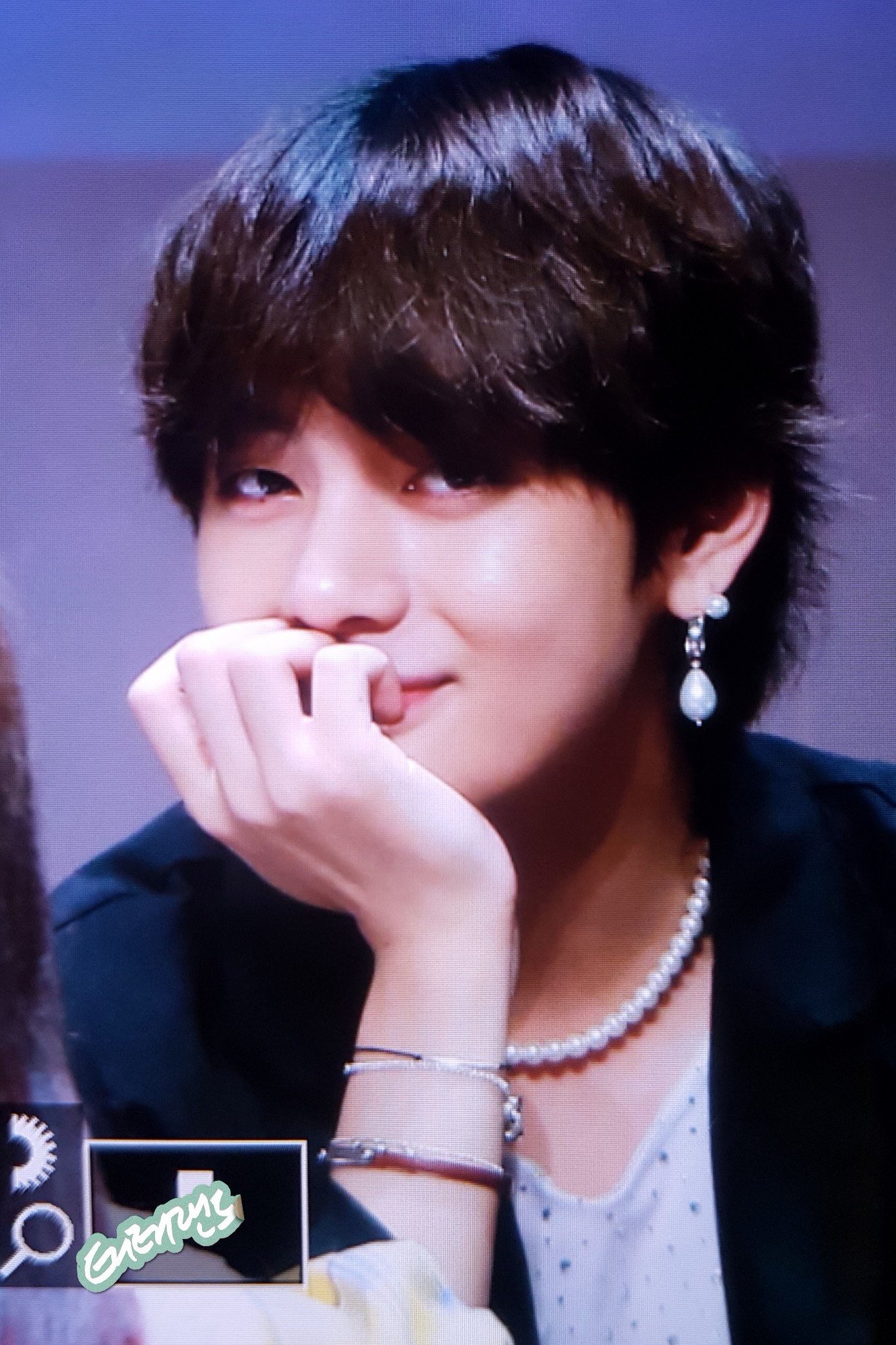 방탄 뷔 너무 귀엽고 상큼해서 승천해버릴까봐 인간으로 태어나게 한듯 | 인스티즈