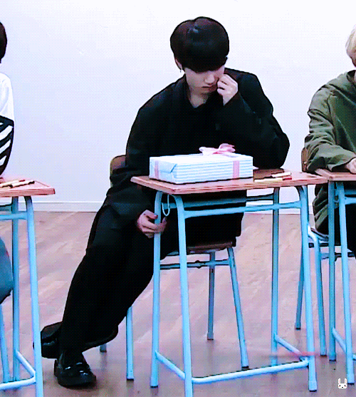 방탄 정국 또 이러네.. | 인스티즈