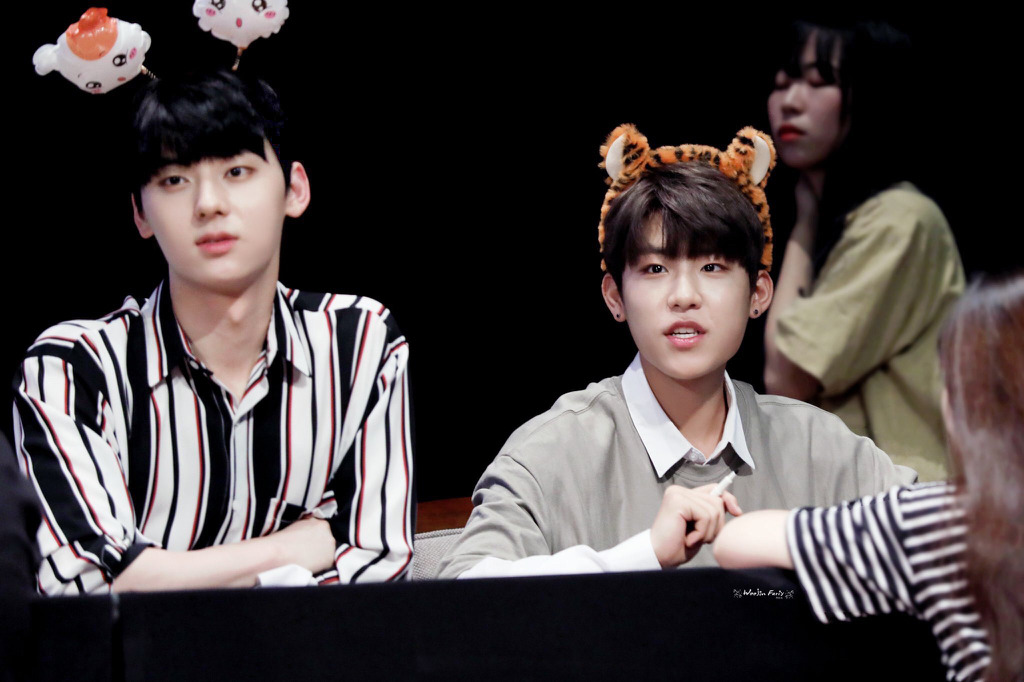 박우진 진짜 황민현이랑 있으면 진짜 동생미 뿜뿜해 | 인스티즈