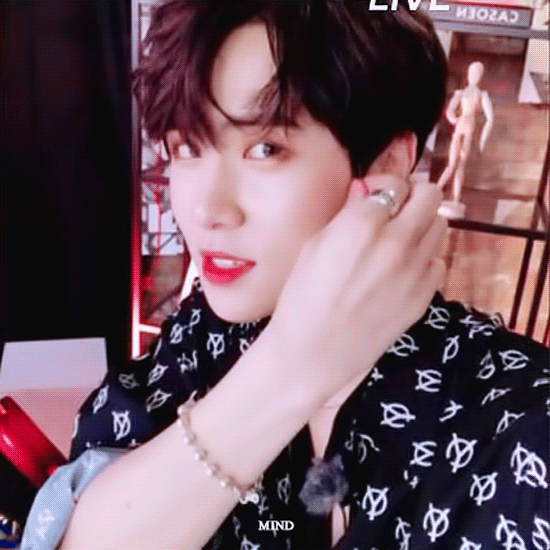 동한: 팬분들이 오빠라고 부르면서 싸인할 때 누나라고 써달래요 | 인스티즈