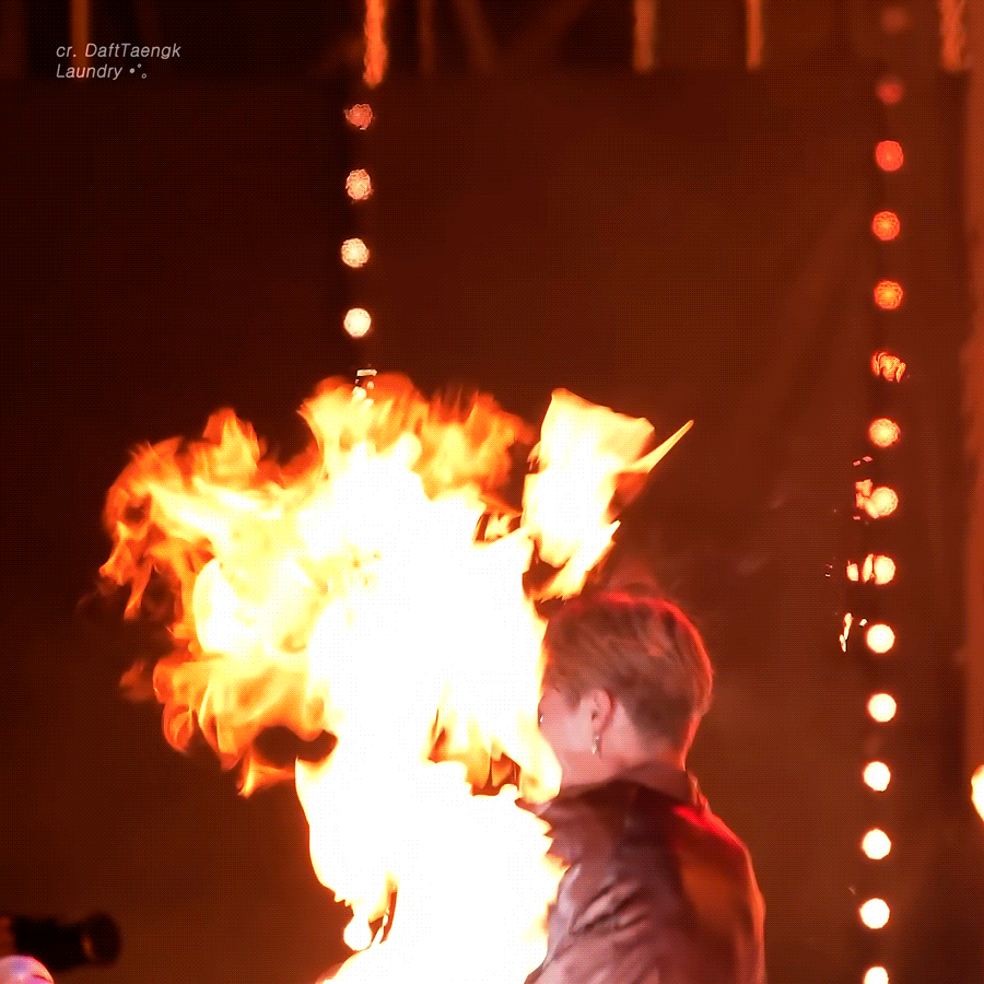 방탄 지민 넘어져놓고 웃으면 | 인스티즈