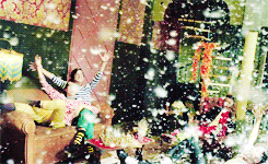 아이유 뮤비 분위기 중에 최고였다고 생각해.. | 인스티즈