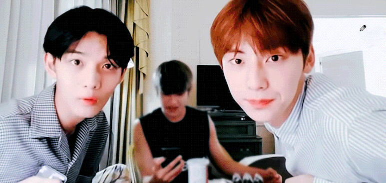 솔직히 황민현 궁 이신 같은 역할 해 줘야 한다 ㅅㅊㅅㅊ 아니면 국가적 손실이다 | 인스티즈