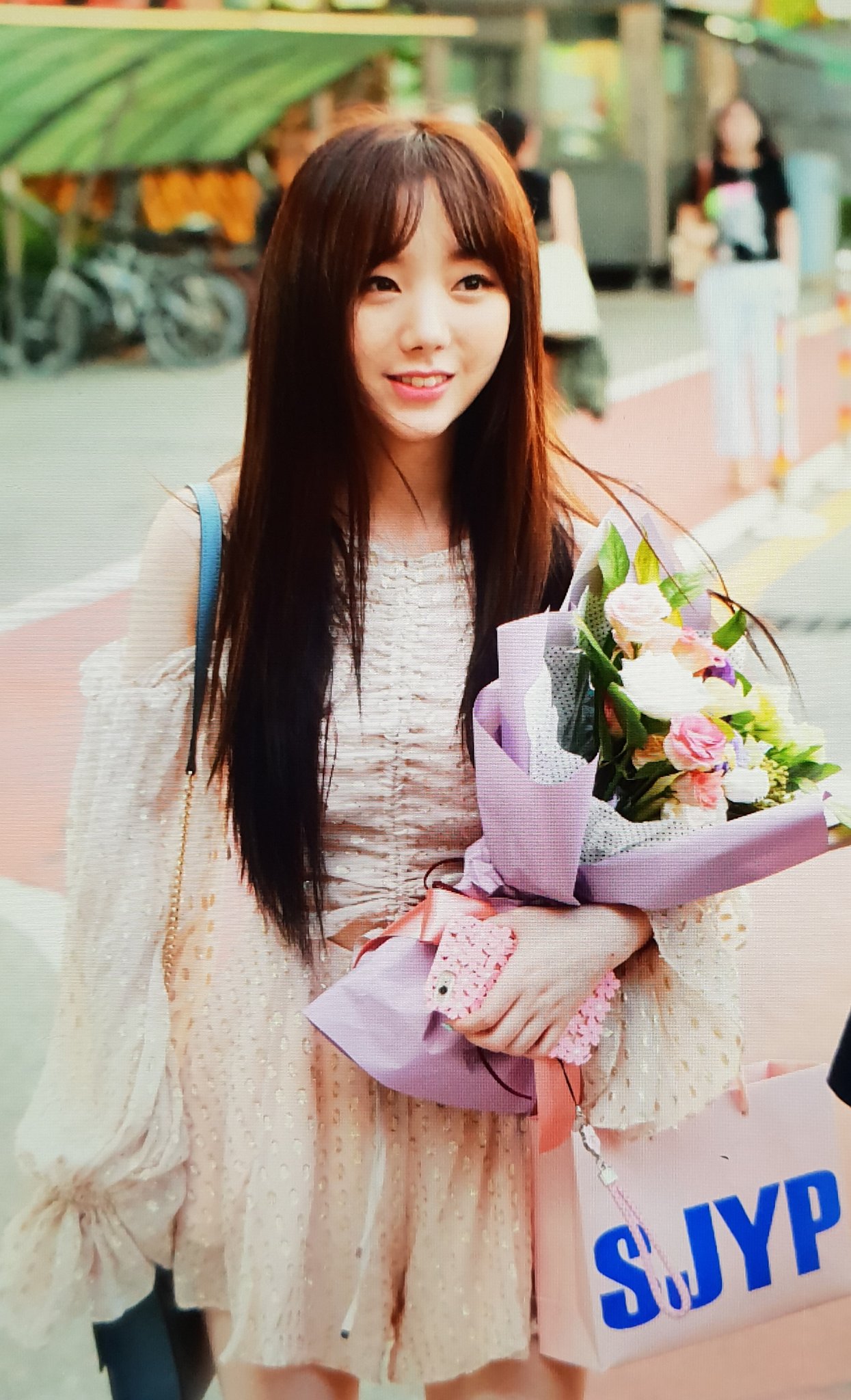 러블리즈 케이 오늘자 사복!! | 인스티즈