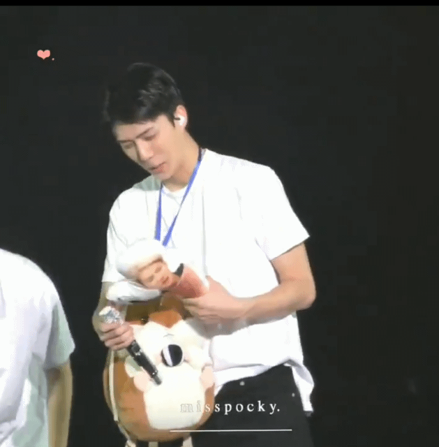 영고세 쿠션받은 오세훈 반응ㅋㅋㅋㅋㅋㅋㅋㅋㅋㅋㅋㅋㅋㅋㅋ | 인스티즈