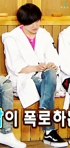 혼자서도 잘노는 대성이.... | 인스티즈