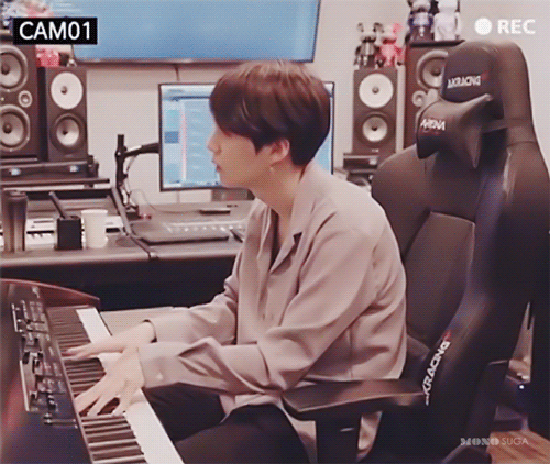 쓰니가 사랑하는 방탄 슈가 민피디 모먼트 | 인스티즈