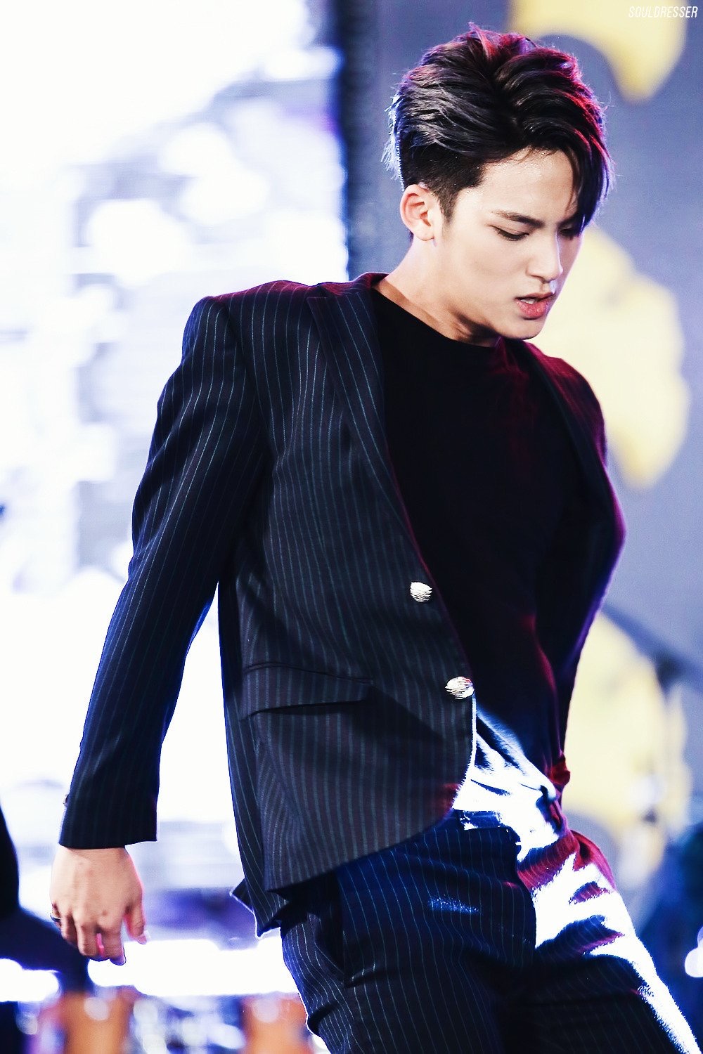 김민규 쩌는 사진 볼 사람 | 인스티즈