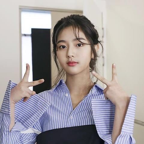 신은수 어디가 닮은건진 모르겠는데 보면 묘하게 수/지 느낌 남 | 인스티즈