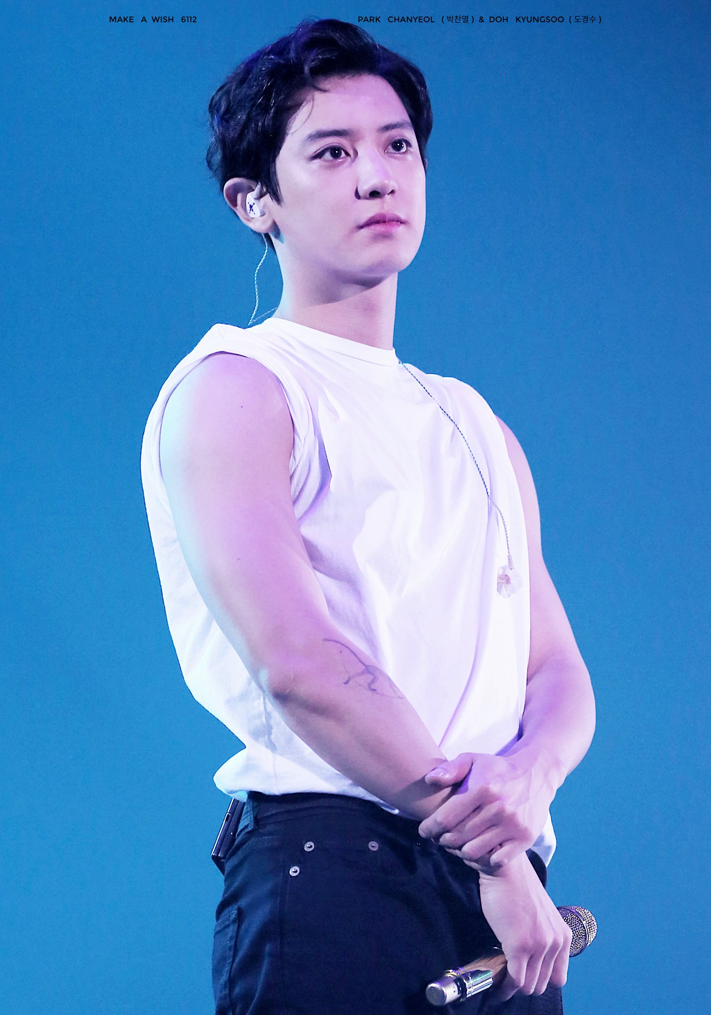 찬열이 웃을 때 옆 사람 때리는 습관 있는데 ㅋㅋㅋㅋㅋㅋㅋㅋㅋㅋ | 인스티즈