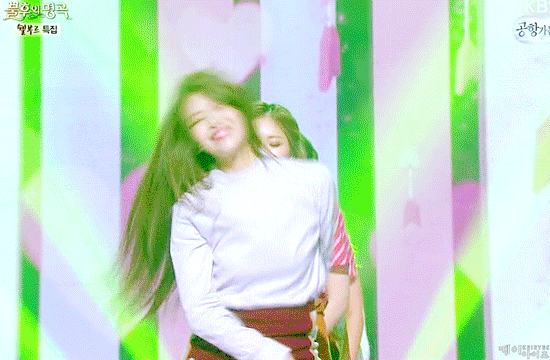 내 기준 춤 살랑살랑 추는 거 같은데 칼군무 쩌는 여돌 | 인스티즈