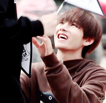 방탄 뷔 너무 귀엽고 상큼해서 승천해버릴까봐 인간으로 태어나게 한듯 | 인스티즈