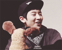 찬열이 웃을 때 옆 사람 때리는 습관 있는데 ㅋㅋㅋㅋㅋㅋㅋㅋㅋㅋ | 인스티즈