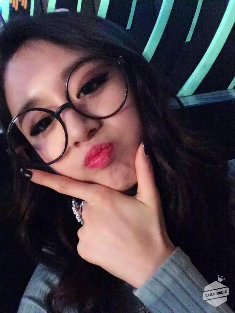 지연이 팬들아 지연이 징깅이랑 찌롱이 모습 따로 있는거 같지 않오? | 인스티즈