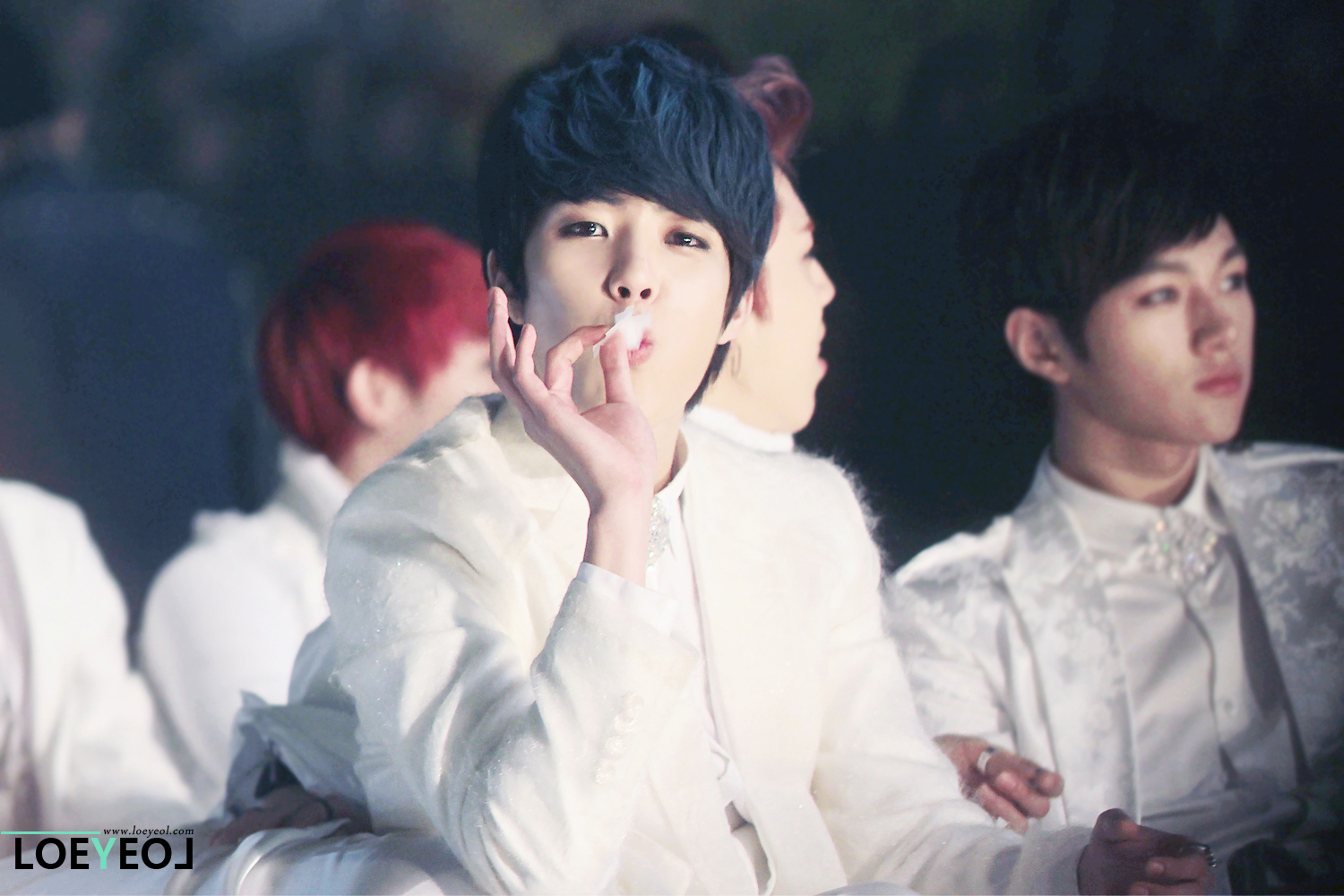 밤이 되니 로이왕자님이 보고 싶다 | 인스티즈