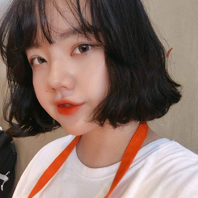 나 어때? 뭐 먹고있는 사진이게 | 인스티즈