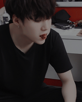 슈가는 살기 위해 먹는다 | 인스티즈