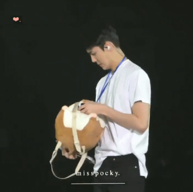 영고세 쿠션받은 오세훈 반응ㅋㅋㅋㅋㅋㅋㅋㅋㅋㅋㅋㅋㅋㅋㅋ | 인스티즈