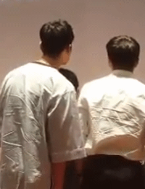 주지훈이 김향기 머리에 턱 올리는 거 | 인스티즈