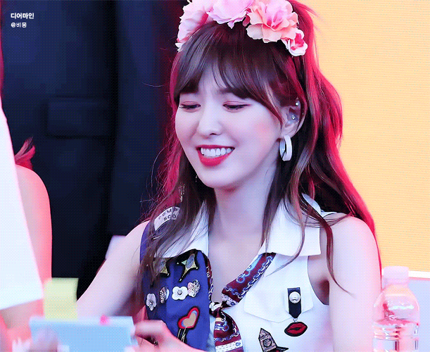 웬디 이상한 안경 쓰고있다가 팬 오니까 ㅠㅠㅠㅠ | 인스티즈