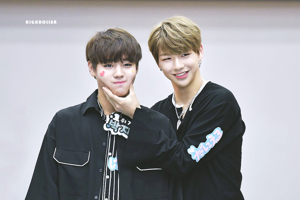 ㄱ 투샷이 예쁘면 사귀라는 명언이 있어 | 인스티즈