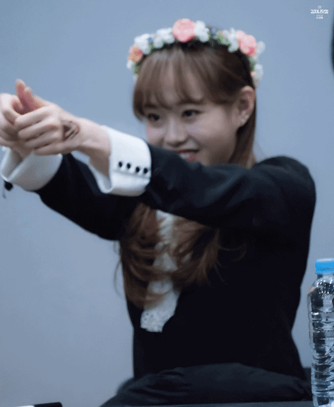 랜첨 한명이라도 무릎이 보이는 사진 나오면 잔다 | 인스티즈