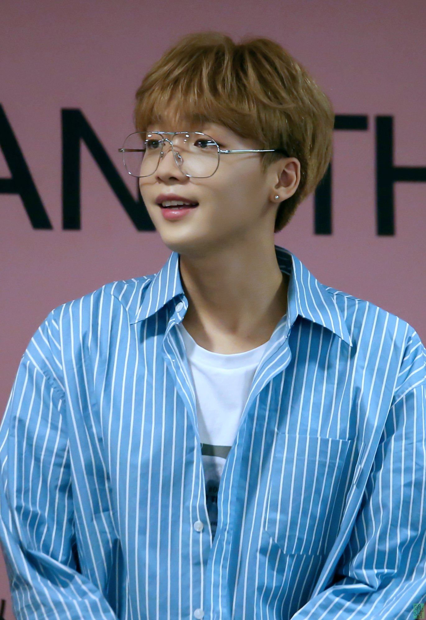 특이한 안경 좋아하는 사람 나야나 | 인스티즈