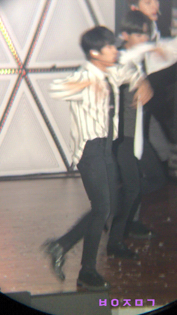 우진이가 몸 컨트롤 하는게 | 인스티즈