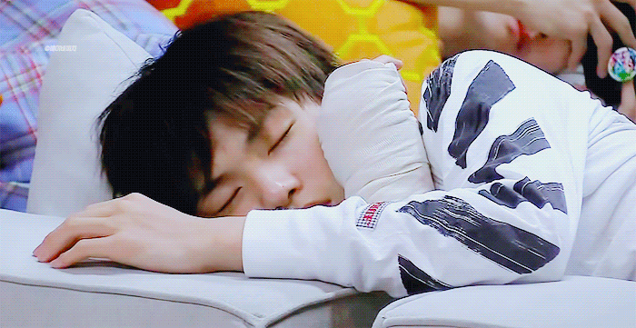 강다니엘 이불밖...또보고싶다 | 인스티즈