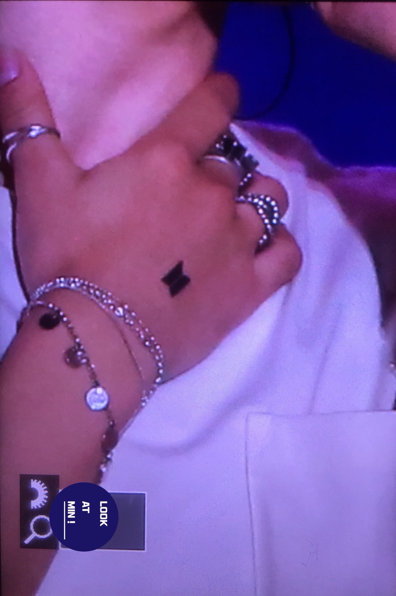 어제 방탄 지민 목에 타투 | 인스티즈