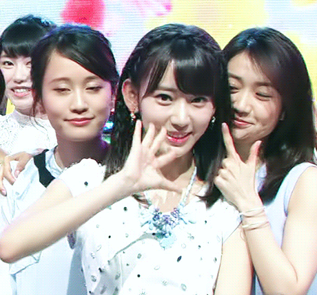 AKB 레전드 멤버한테 예쁨 받는 사쿠라 좀 봐줘ㅠㅠㅠㅠㅠ | 인스티즈