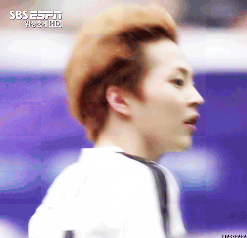 너희가 7개월간 속세를 떠나 살아야 하는데 다음의 시우민 짤 중 두개만은 매일 아침 저녁으로 보게해줌 그럼 너희 뭐 고를래 | 인스티즈