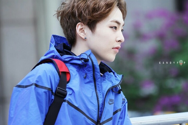 너희가 7개월간 속세를 떠나 살아야 하는데 다음의 시우민 짤 중 두개만은 매일 아침 저녁으로 보게해줌 그럼 너희 뭐 고를래 | 인스티즈