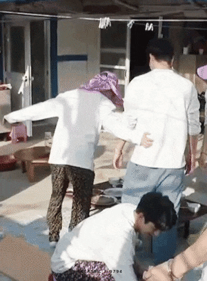 ㄱ 이 두개 중에 어떤 분위기의 커플링이 익들 취향이야? | 인스티즈