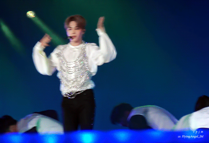 방탄늬우스 기다리며 보는 지민이 세렌디피티 짤파티💃🏻 | 인스티즈