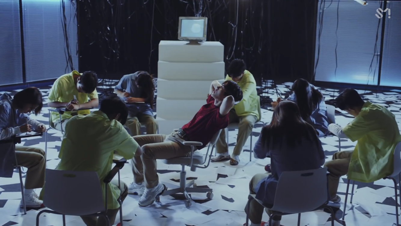 백현 로꼬 뮤비 미리보기,, 뮤비도 힙하다 예뻐 ㅠ ㅠ | 인스티즈